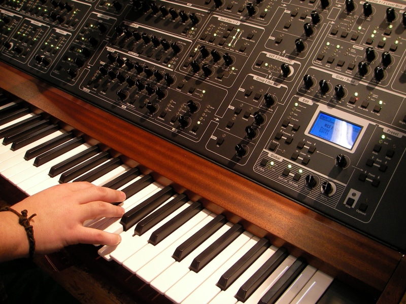 playing, finger, pianist, keyboard, human hand, technology, musical equipment, keyboard instrument, music, indoors, arts culture and entertainment, human body part