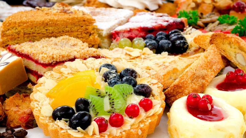healthy eating, restaurant, berry fruit, nutrition, plate, onion, close-up, sauce, raw, food, meal, cuisine, diet, close, baked pastry item, strawberry