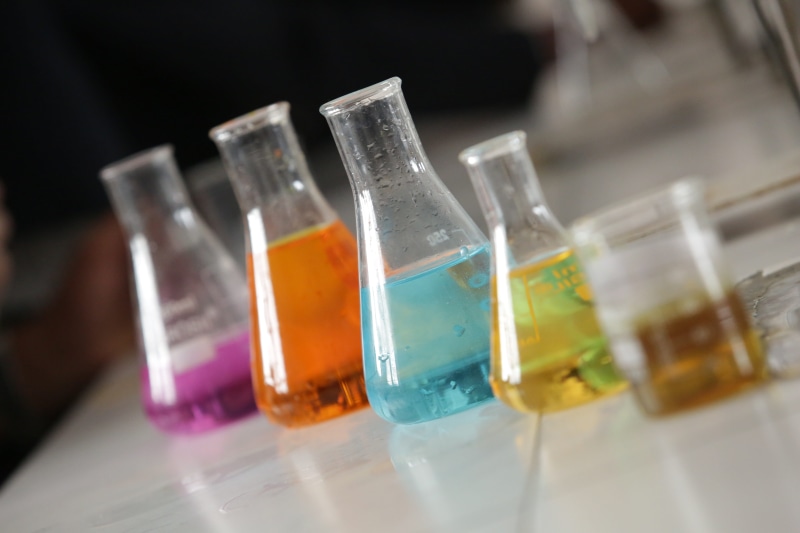 still life, close-up, laboratory, variation, chemical, chemistry, hospital, 5K, focus on foreground, microscope, transparent, experiment, examination
