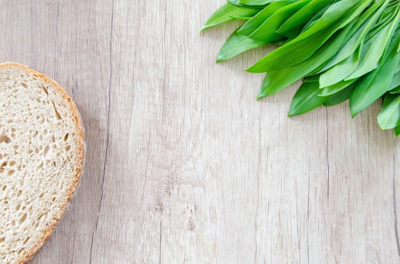 chlorophyll, food, health, allium, no people, aromatic, kitchen, forest, leaf, white, high angle view, dinner, plant, cooking, wellbeing, lunch, seasoning