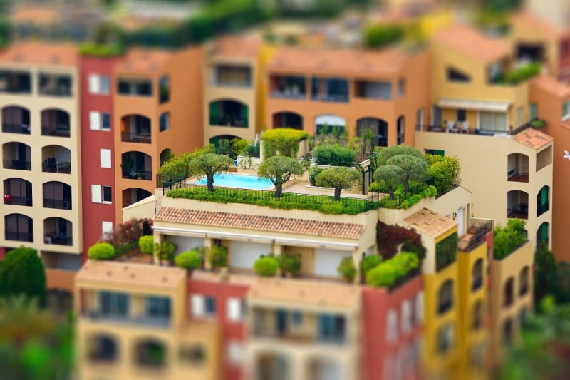 plant, selective focus, urban Scene, history, built Structure, Architecture models, cityscape, town, scale, roof, city, red, model, day, rooftops, trees