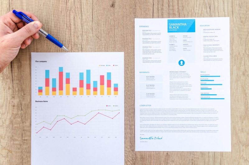 diagram, ballpoint, making money, bar graph, human body part, above, hand, top, desktop, chart, pad, background, copyspace, growth, note, graph, write