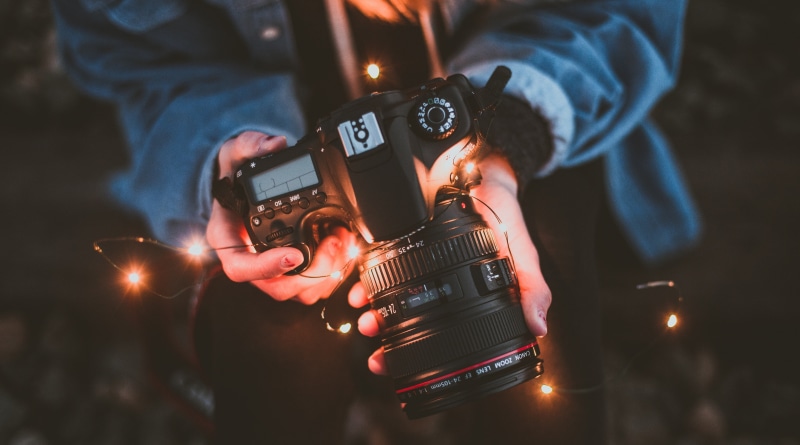 front view, human body part, Girl, close-up, holding, 5K, Photographer, night, Lens, occupation, Hardware, casual clothing, midsection, camera - photographic equipment