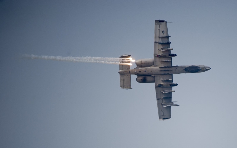 gun, airplane, aerobatics, clear sky, no people, air vehicle, nature, flying, transportation, gray, aircraft, 1080P, aerospace industry, mode of transportation