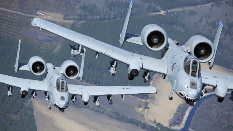 two, gray, day, transportation, flying, 720P, outdoors, airport runway, military, airport, leaving, Fairchild Republic A-10 Thunderbolt II, no people