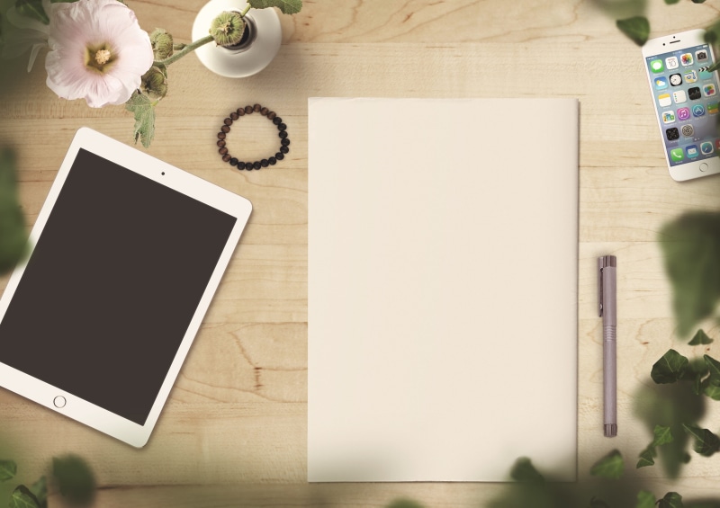 paper, communication, letters, white, web, table, 2K, work, correspondence, air, office, female, decoration, scene, beside, businesswoman, computer, lance