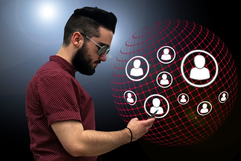 social network, mid adult, side view, mobile, social networking, blue, glasses, trade, business, concept, drive, google, communication, networking, website