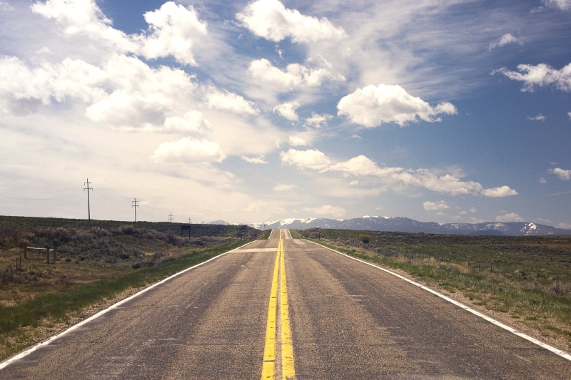 route, horizon, beauty in nature, diminishing perspective, sign, direction, travel, transportation, forward, vanishing point, dividing line, asphalt, dom