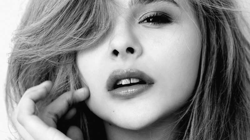 human face, innocence, Chloë Grace Moretz, one person, beautiful woman, moretz, body part, front view, beauty, contemplation, 2K, human hair, beautiful people