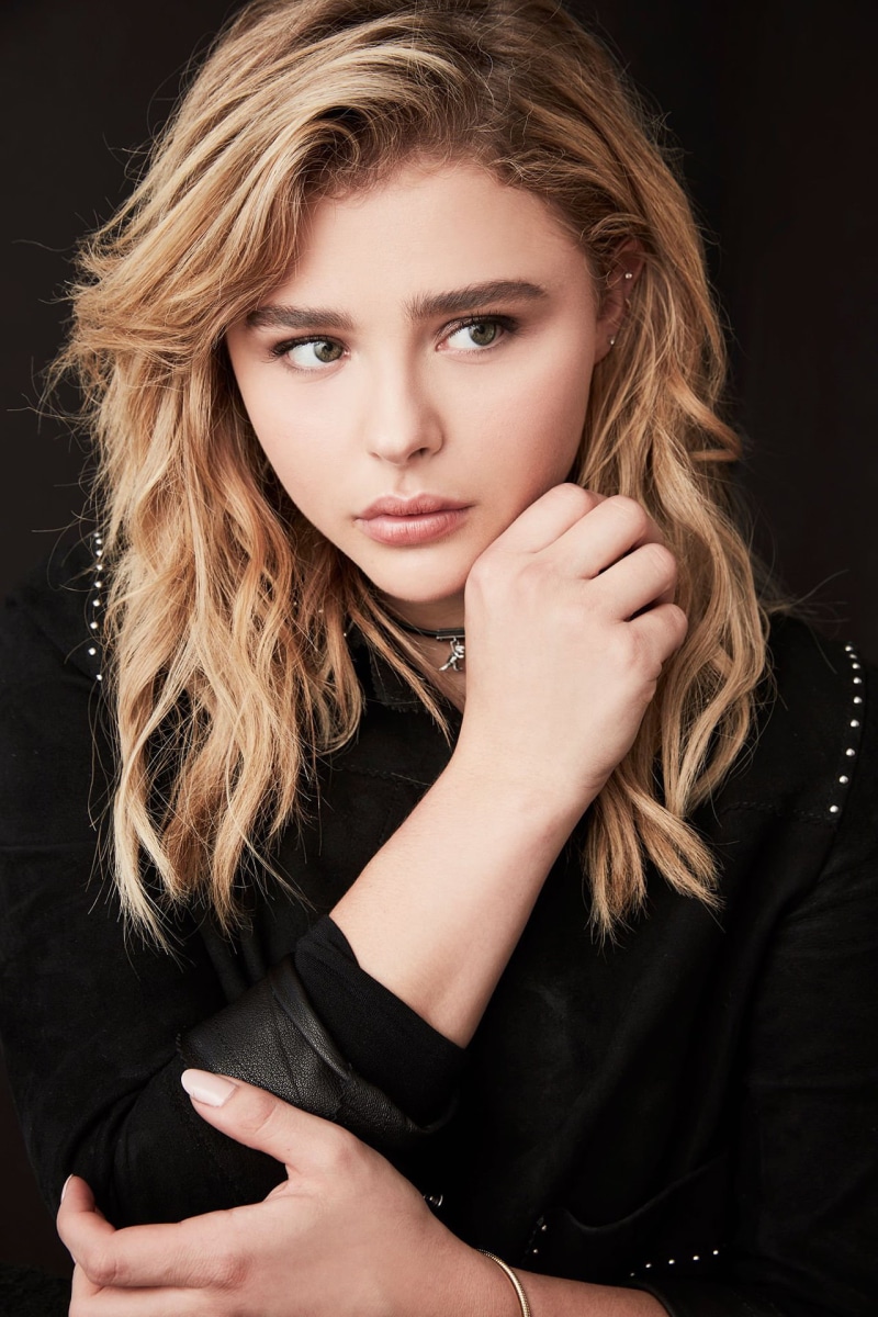 1080P, actress, looking away, women, blonde, celebrity, portrait display, Chloë Grace Moretz