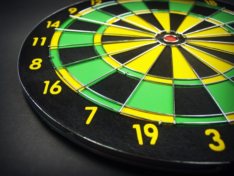 success, no people, circle, arrow, winning, hit, hipster, still life, leisure activity, single, successful, luck, game, selective, s, skill, black color