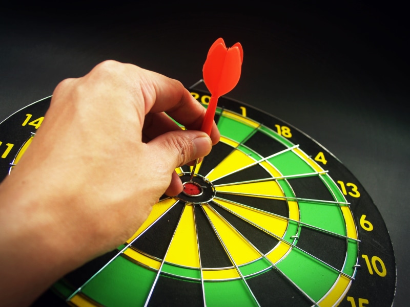 board, focus, winner, holding, sports target, human hand, close-up, closeup, s, heart shape, winning, game, Goal, black background, perfection, achievement