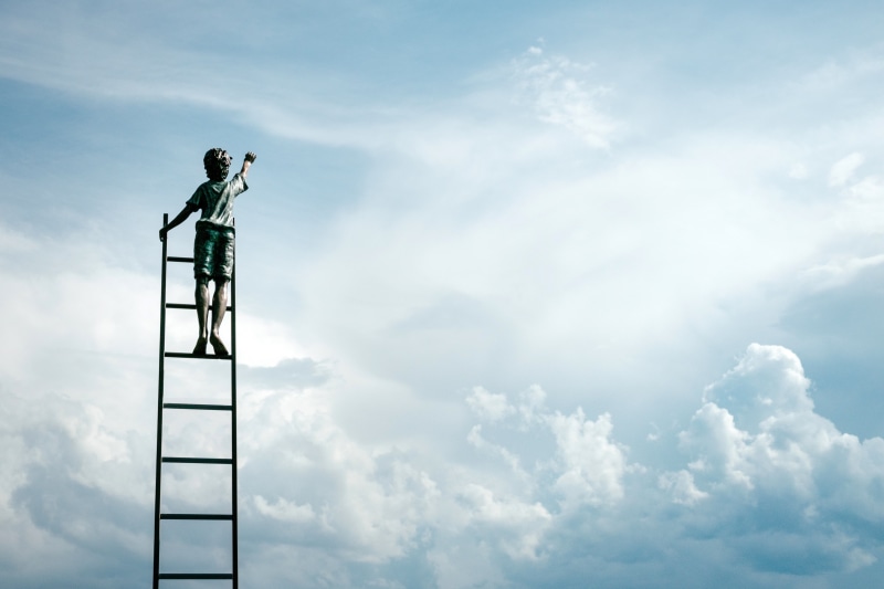black, boy, casual clothing, sculpture, day, outdoors, climbing, blue, real people, cloud - sky, 5K, observation point, standing, beauty in nature, communication