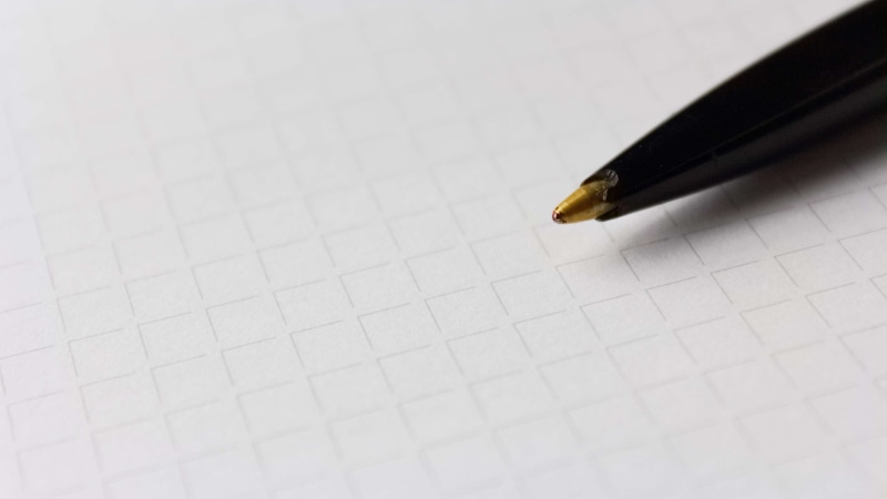 notes, design, desk, no people, leave, letters, high angle view, communication, 4K, close-up, writing instrument, art, white color, simplicity, creativity