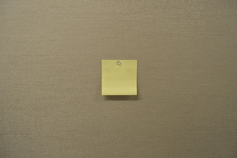 no people, remind, sticker, thumbtack, trapped, full frame, background, reminder, post, communication, sticky note, 4K, paper, message, pin, office, wall