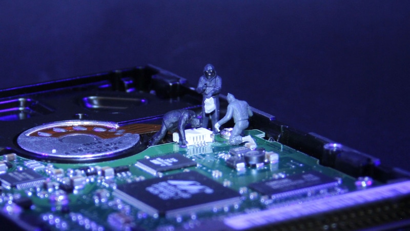 representation, hard drive, privacy, privacy policy, equipment, theft, computer, human representation, creative, studio shot, miniature figure, data theft