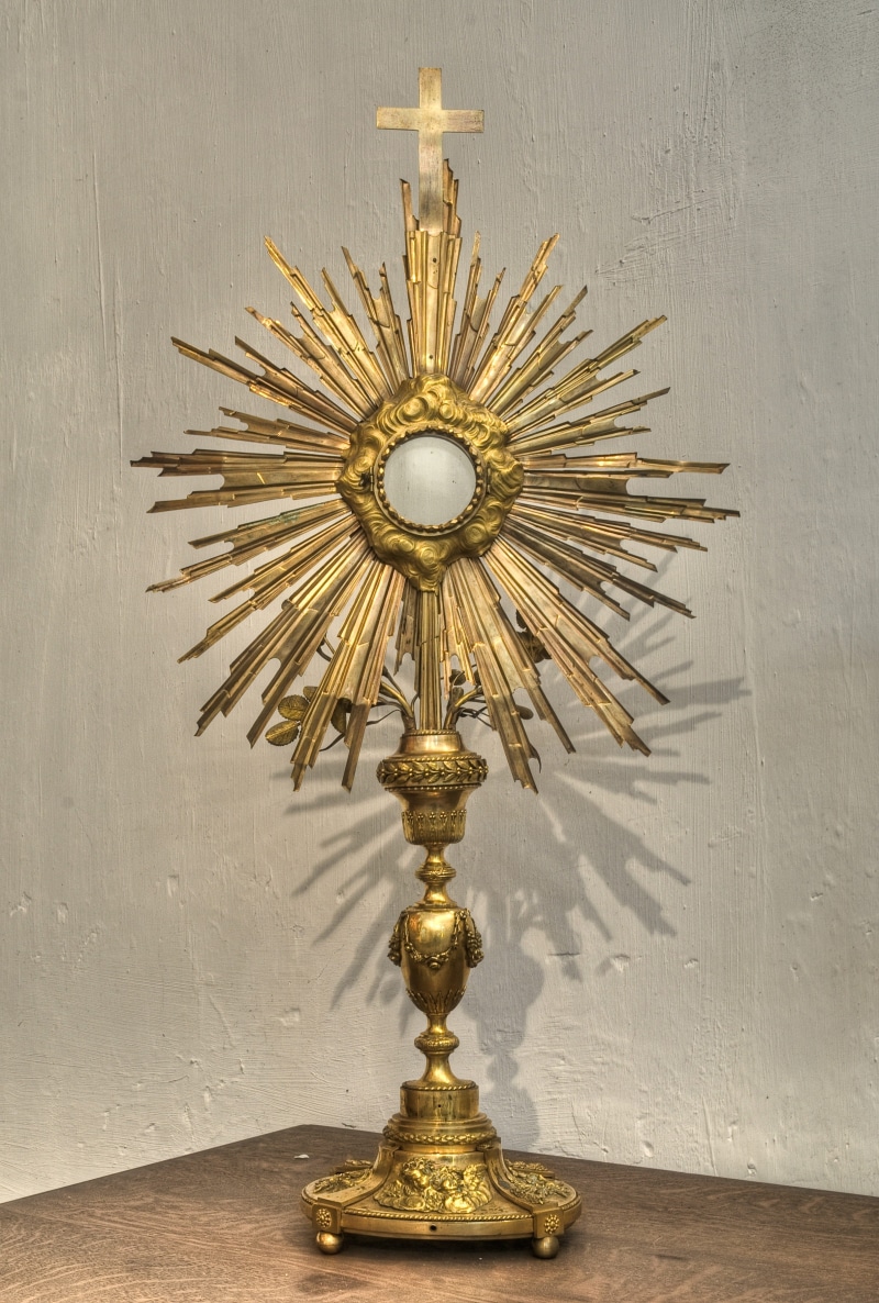spirituality, wall - building feature, electric Lamp, indoors, belief, metal, studio shot, ornate, sun, art and craft, history, wood - material, 2K, gold colored