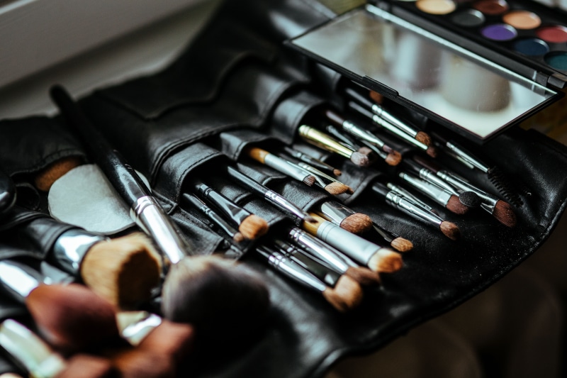 Make-up, indoors, cosmetics, aggression, crime, make-Up Brush, beauty, one person, beautician, communication, ups, metal, human body part, human hand, gun