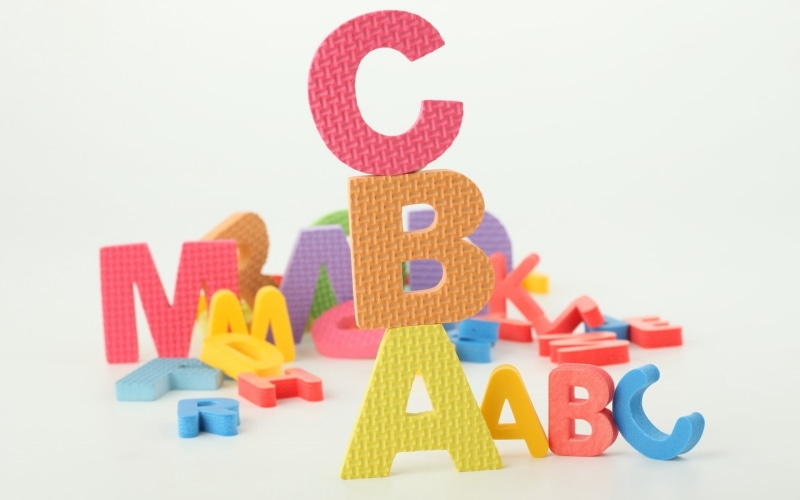 1080P, fun, mat, creativity, puzzle, still life, concepts, toys, education, childhood, close-up, white background, letter, children, indoors, capital letter