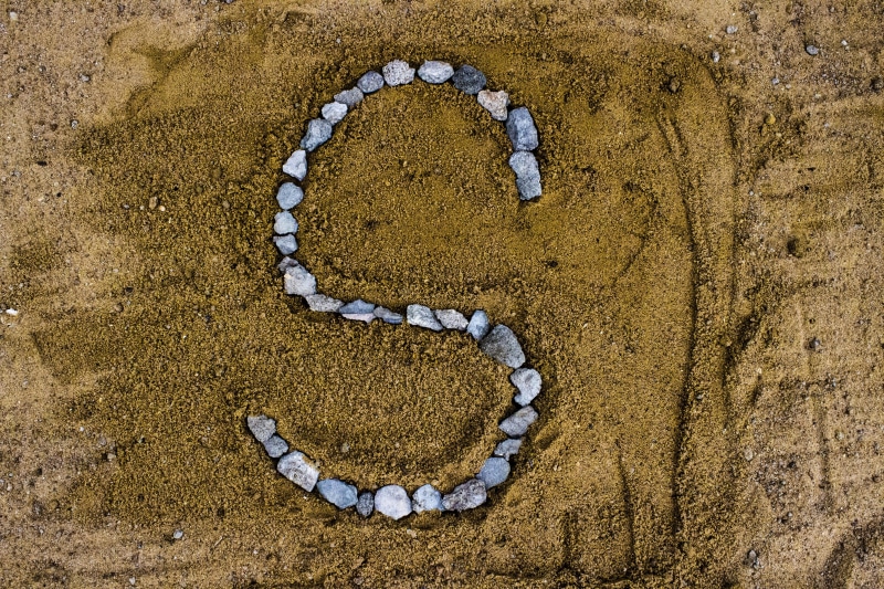 english alphabet, anthropomorphic smiley face, positive emotion, creativity, outdoors, love, solid, alphabet, beach, 5K, water, alphabet s, heart shape