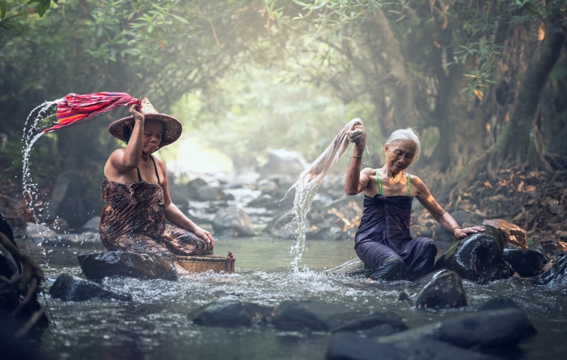 togetherness, nationals of indonesia, vietnamese, splashing, cool, laos, 5K, lifestyles, thailand, the bath, bare, women, sitting, of poverty, only women