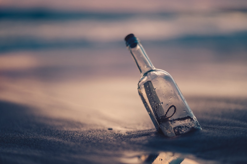 message in a Bottle, wanderlust, rope, message, fragile, adventure, save, 5K, wine Bottle, alcohol, copy Space, no People, read, wafe, shore, beach, close-up