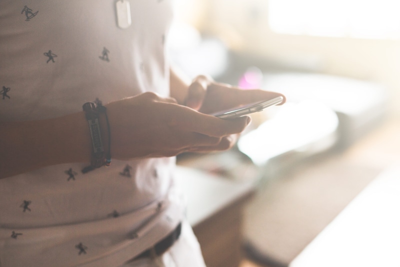 iPhone 6, mobile, technology, connection, lifestyles, day, Man, portable information device, messaging, iphone, finger, text messaging, holding, adult