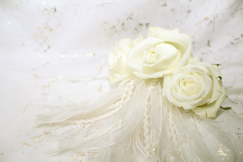 white, flower arrangement, blossom, plant, ceremony, elegant, nature, indoors, gold, wedding ceremony, bloom, coupon, wedding, freshness, vintage, event