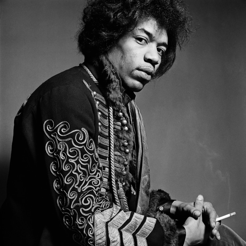 guitarist, men, smoke, Jimi Hendrix, monochrome, musician, 2K, looking at viewer, simple background, cigarettes
