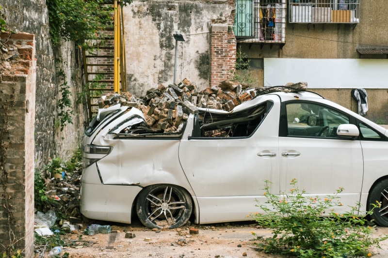 rusted, object, car, city, crack, vehicle, plant, vandalism, building, safe, crash, accident, nature, stationary, motor vehicle, metal, deformed, automobile