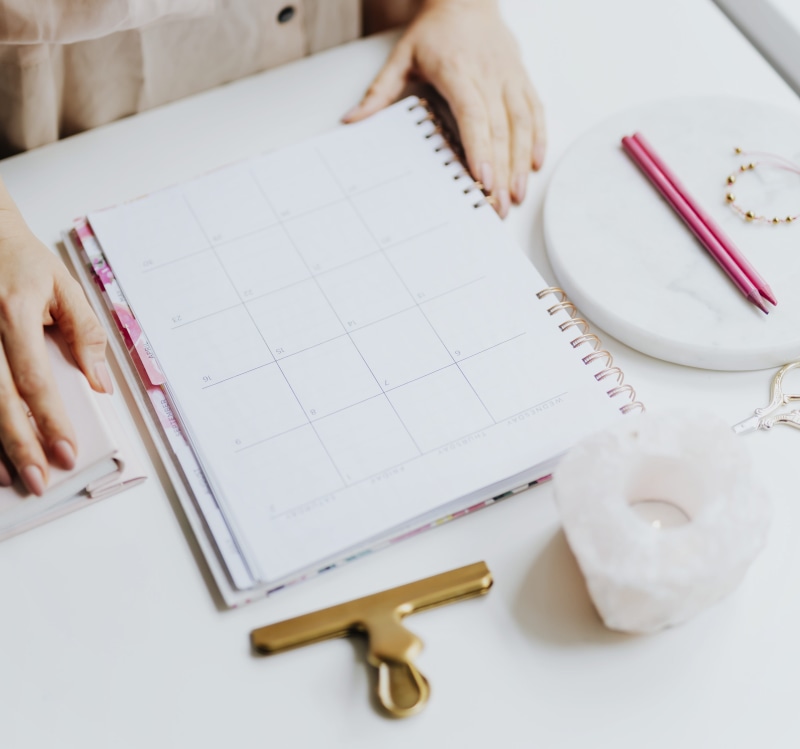 page, adult, 4K, table, organize, filling, note, lifestyles, holding, plan, agenda, day, finger, real people, girl, creativity, daily, calendar, paper