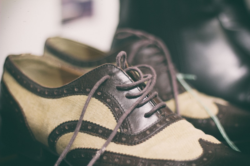 still life, close-up, absence, dirty, two objects, fashion, clothing, compatibility, shoelace, laces, selective, focus on foreground, shoes, wingtip, pair