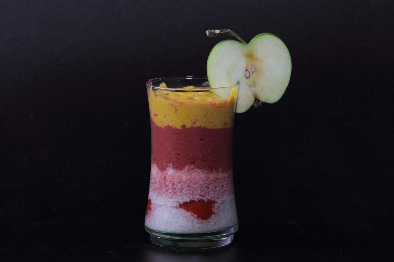 wellbeing, apple - fruit, lime, drink, close-up, fruit, Drink, garnish, healthy eating, apple, studio shot, slice, Cocktail, glass, food and drink, berry fruit