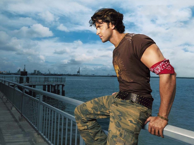 sea, railing, day, three quarter length, looking, young adult, men, sky, hrithik, adult, nature, one person, standing, young men, cloud - sky, casual clothing