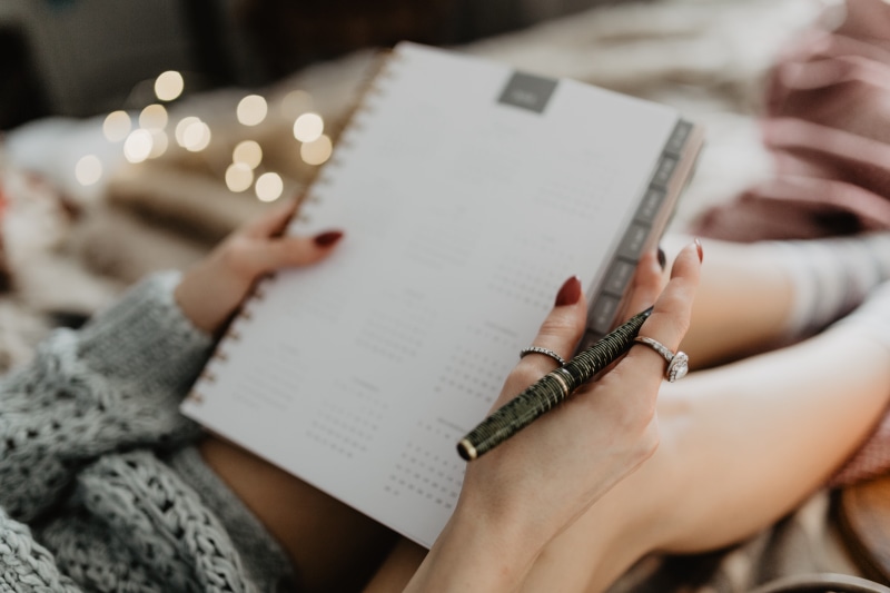 lifestyles, communication, hand, people, coffee, 5K, note pad, workspace, human body part, cosy, female, paper, lying, indoors, women, organizer, girl
