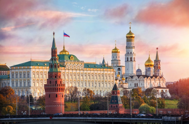 the Grand Kremlin Palace, the Kremlin wall, 5K, the flag of the Russian Federation, Moscow, the capital of Russia, Church