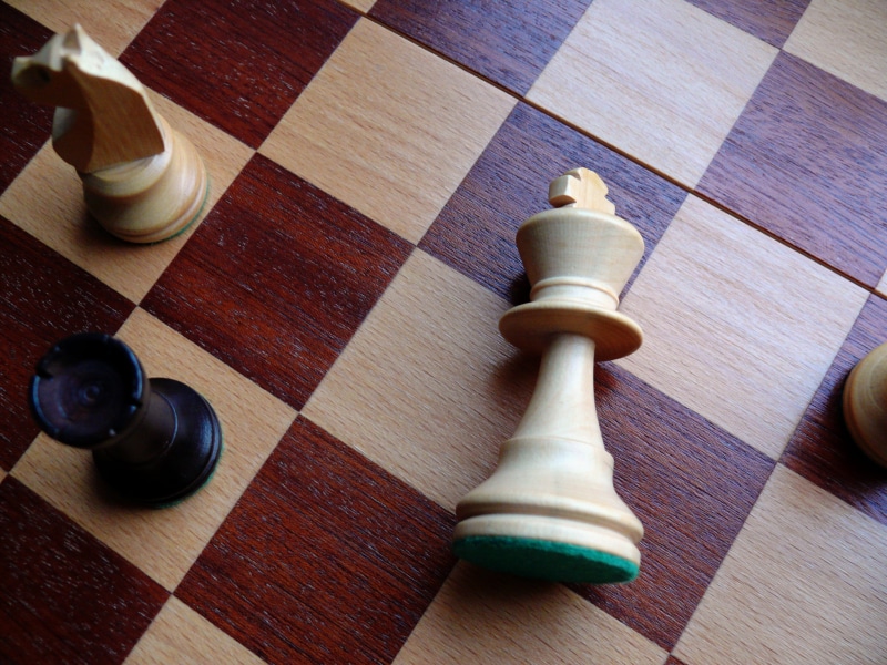 black Color, knight - chess piece, wood - Material, still life, board game, leisure, game of kings, competition, wood, play, runners, 2K, pawn - Chess Piece