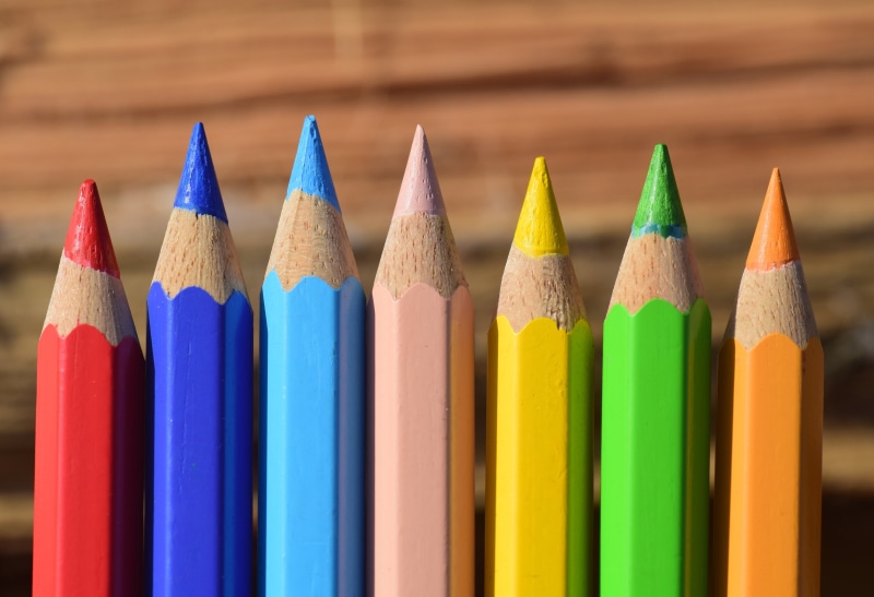 crayons, close-up, paint, pens, colored pencil, art and craft, education, crayon, green color, colorful wooden pegs, wooden pegs, 5K, pointed, pencils