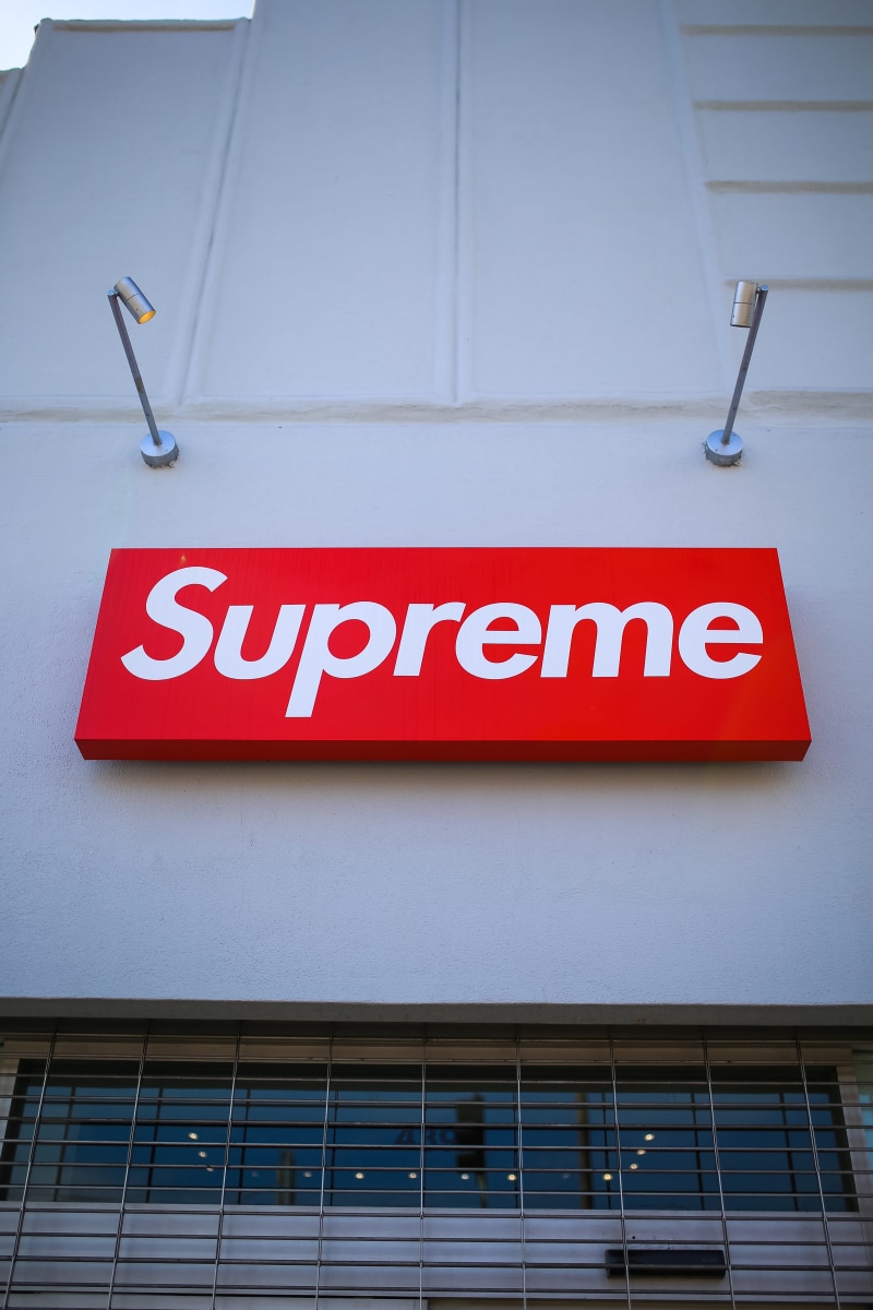 healthcare and medicine, store, signage, emergency room, 5K, guidance, supreme, accidents and disasters, western script, sign, hypebeast, built structure