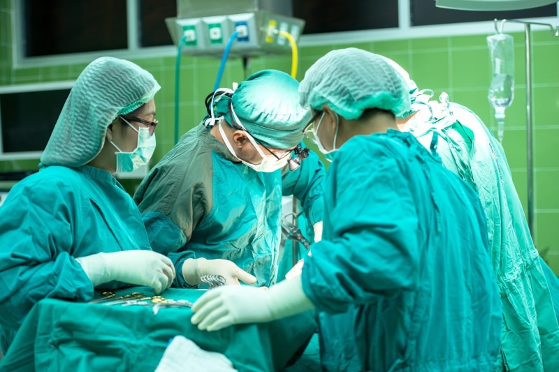 theater, professional occupation, occupation, hospital, surgeon, healthcare worker, surgery, cooperation, operate, emergency services occupation, medical occupation