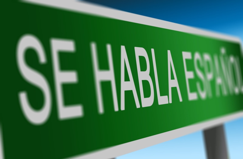 architecture, accidents and disasters, language, text, communication, sign, urgency, speech, building exterior, spanish, selective focus, business, medicine