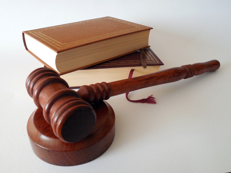 legislation, court of justice, hammer, courthouse, rule, wood - Material, jura, white background, tool, legal trial, book, §, judgement, judge - Law, regulation