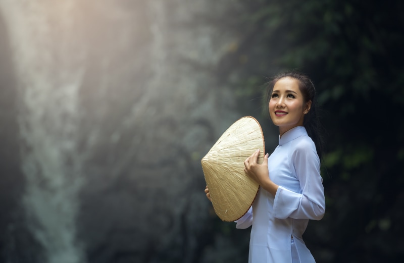 pretty, standing, focus on foreground, waist up, single, holding, searching for, long, young women, thailand, hairstyle, beautiful woman, feel, happiness