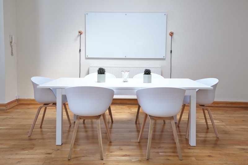 dining, piece, wood floor, furniture, set, empty, meeting room, conference, 5K, table, wood - material, technology, white color, chair, room, home interior