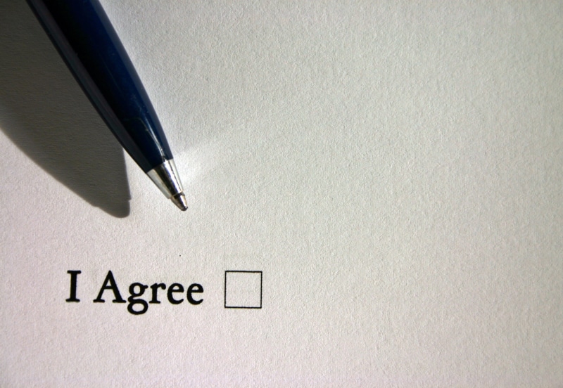 decision, cross, writing instrument, box, nib, no people, still life, business degree, blank, consent, business, fountain pen, document, text, paper, contract