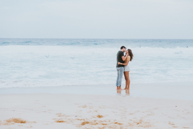 two People, beach, human Age, romance, 5K, people, time Of Day, near, kissing, land Feature, full Length, falling in love, on the beach, outdoors, copy Space