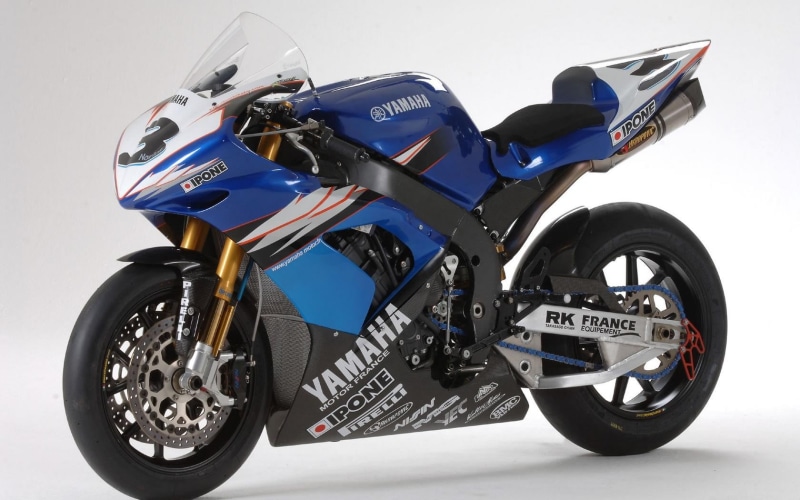 mode of transportation, Yamaha YZF, sport, sports helmet, gray, studio shot, no people, motorcycle, wheel, bike, single object, blue, side view, helmet