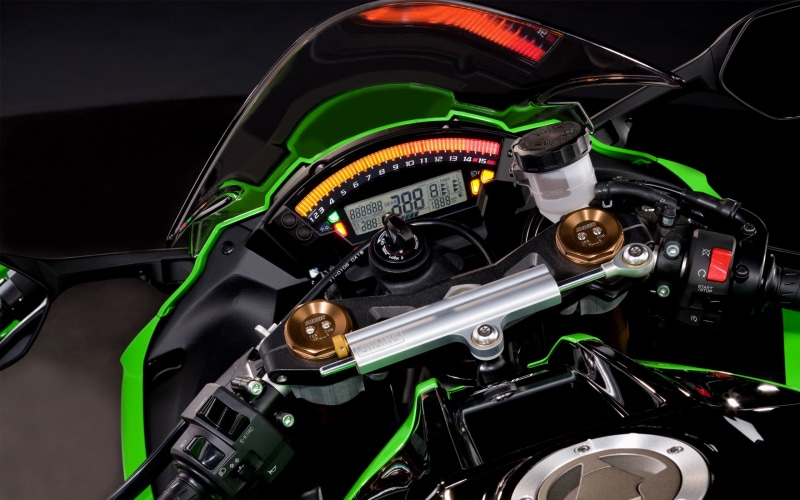 motor vehicle, Ninja, connection, machine part, first, high angle view, cylinder, equipment, black, bike, 200-HP, studio shot, no People, mode of transportation
