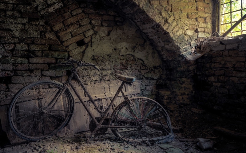 deterioration, mode of transportation, wheel, damaged, wall - building feature, black, wreck, brick wall, building exterior, architecture, 1080P, stationary