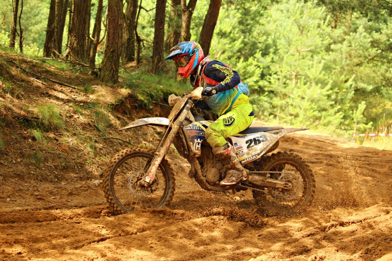 sand, sport, motorcyclist, white, speed, leisure activity, tree, mud, sports clothing, one person, ride, bicycle, riding, helmet, outdoors, Cross, transportation